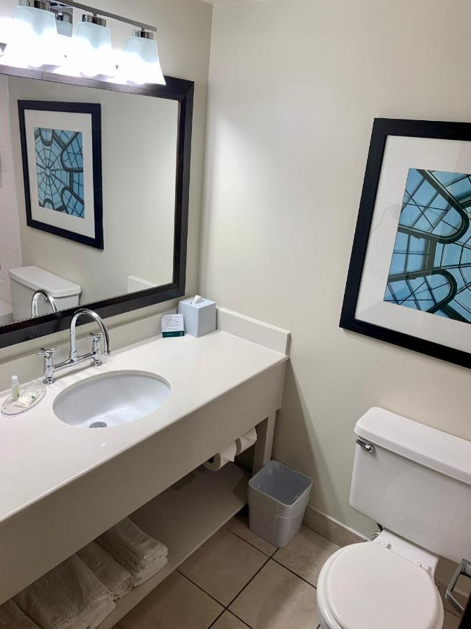 Quality Inn Lexington -Horse Park Bagian luar foto