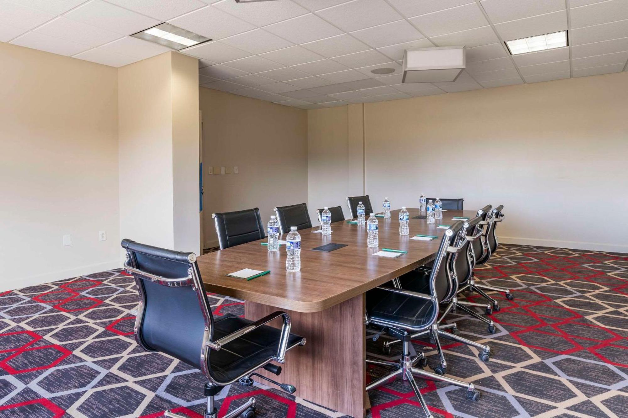 Quality Inn Lexington -Horse Park Bagian luar foto