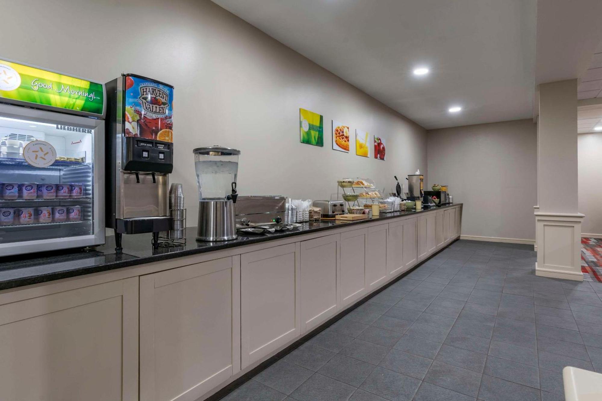 Quality Inn Lexington -Horse Park Bagian luar foto