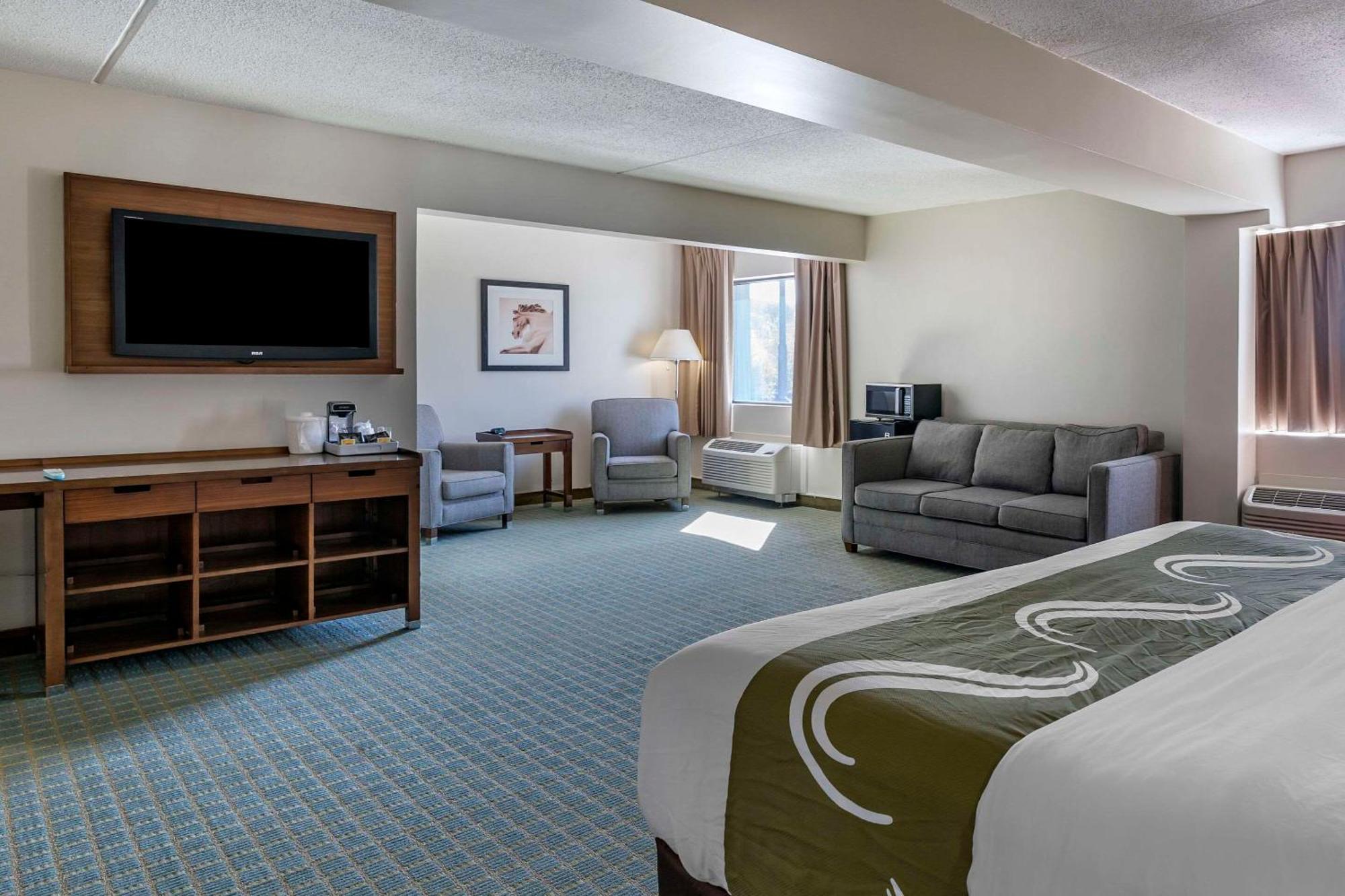 Quality Inn Lexington -Horse Park Bagian luar foto