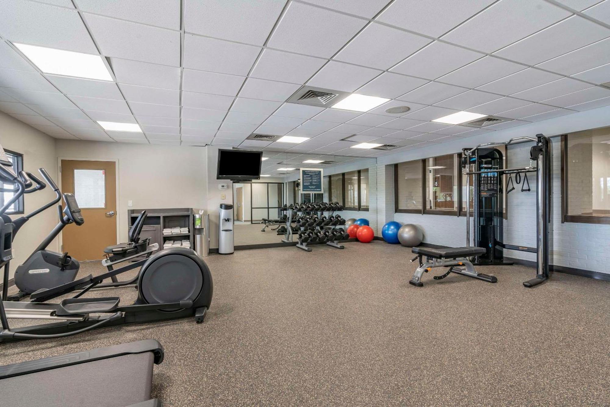 Quality Inn Lexington -Horse Park Bagian luar foto