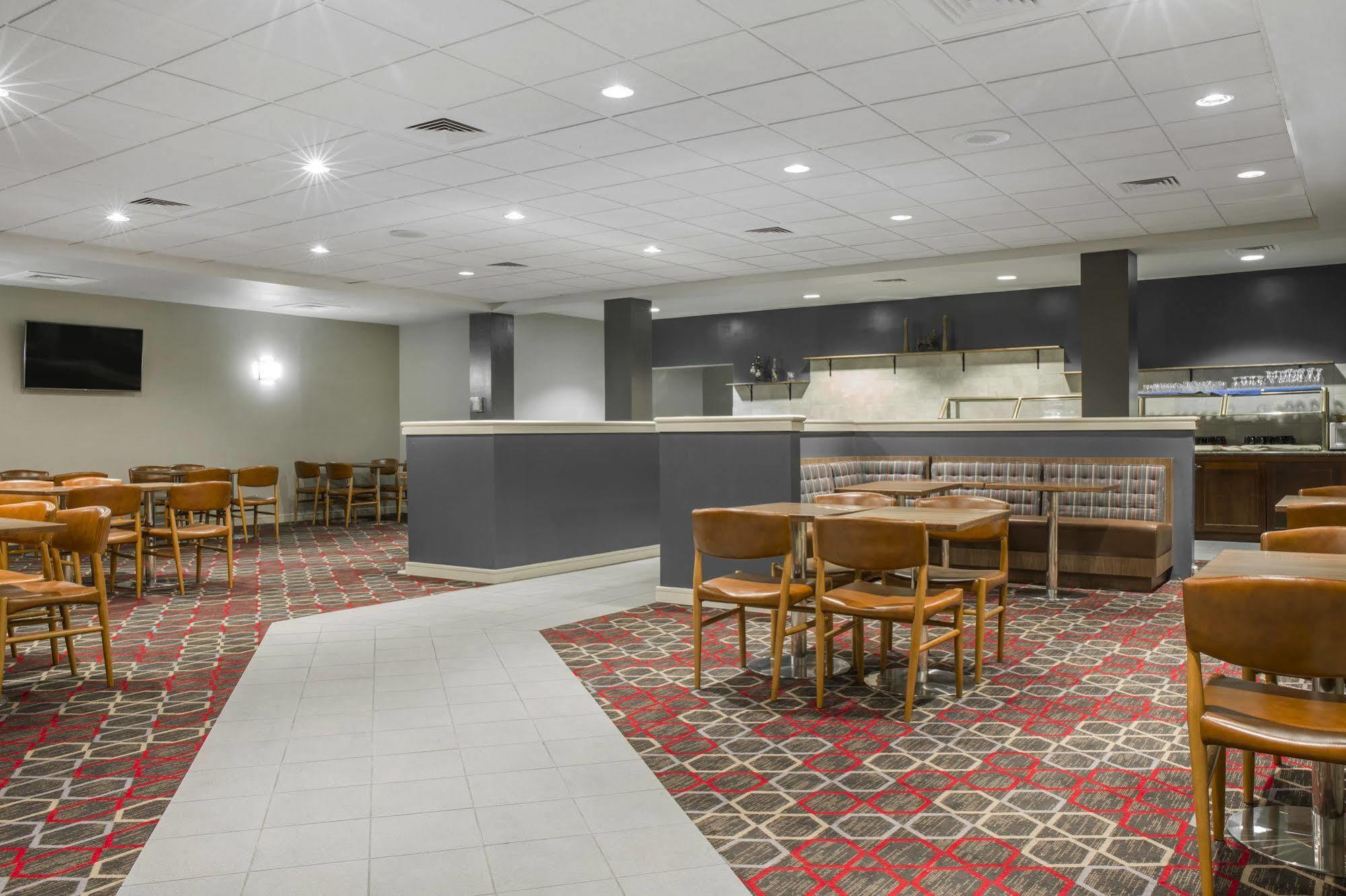 Quality Inn Lexington -Horse Park Bagian luar foto